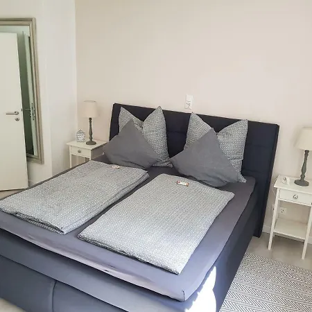 Grosse, Helle Mit 2 Balkonen Auf Dem Kastanienhof In Der Lueneburger Heide * Oetzen